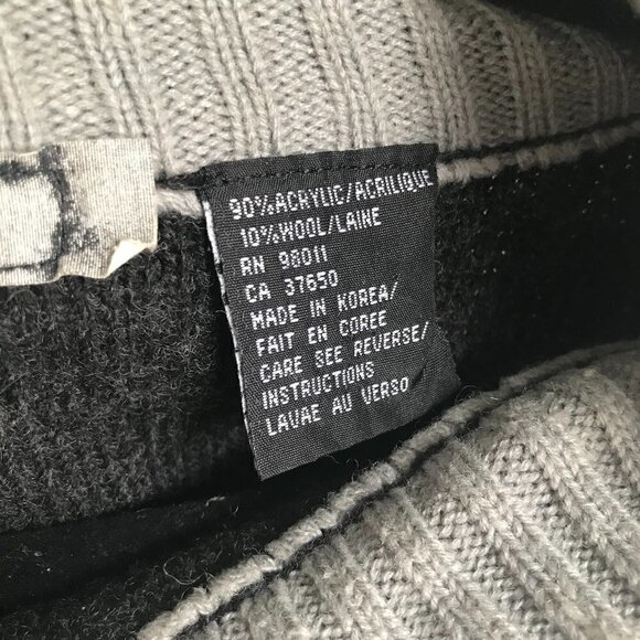 Reynolds & Perry Gray Anime Sweater Size XXL - Picture 7 of 7